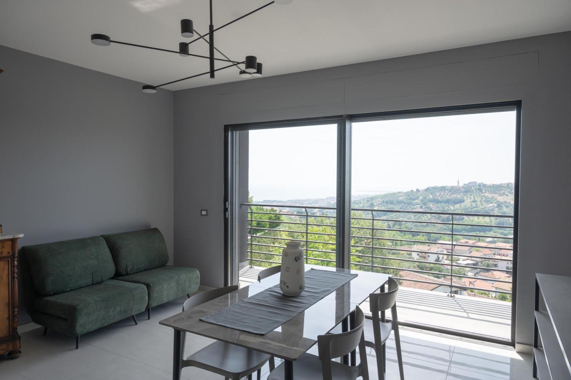 Casa Vista Mare E Colline A Montesilvano Colle Exterior photo